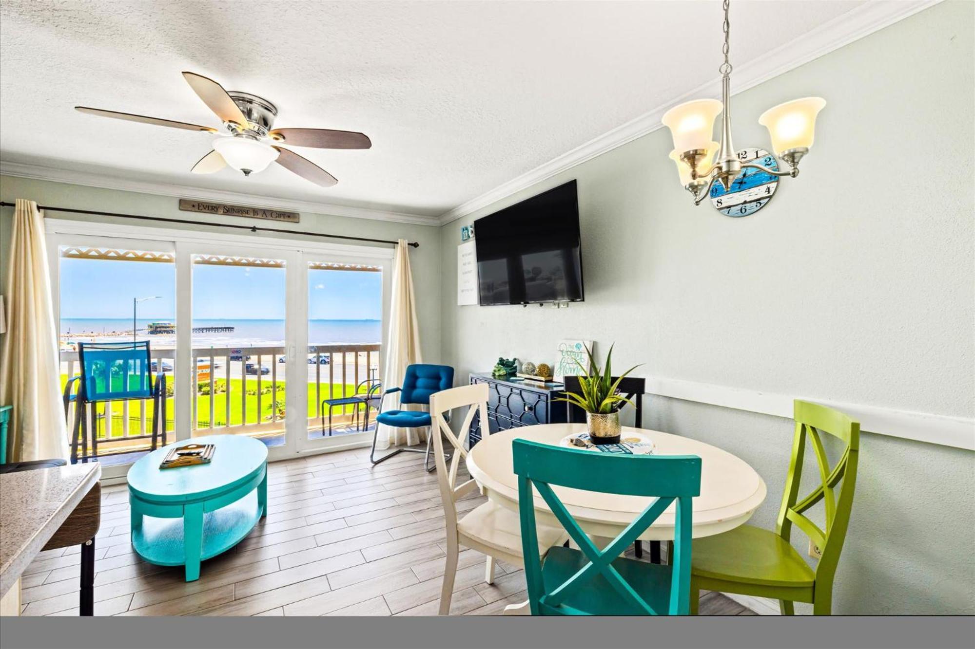 Charming Waterfront Condo Galveston Eksteriør billede